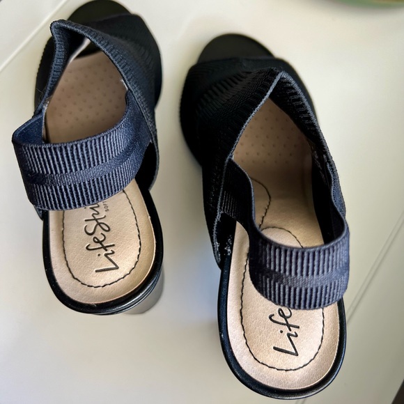 Life Stride Black Heels, size 8.5 (like new, excellent condition) - Picture 3 of 14